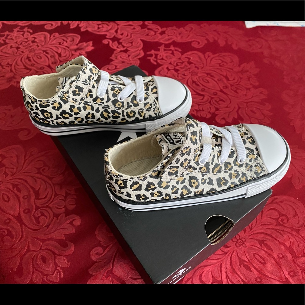 Brand New - Never Worn All-Star Converse Leopard Print - Size 9 Toddler